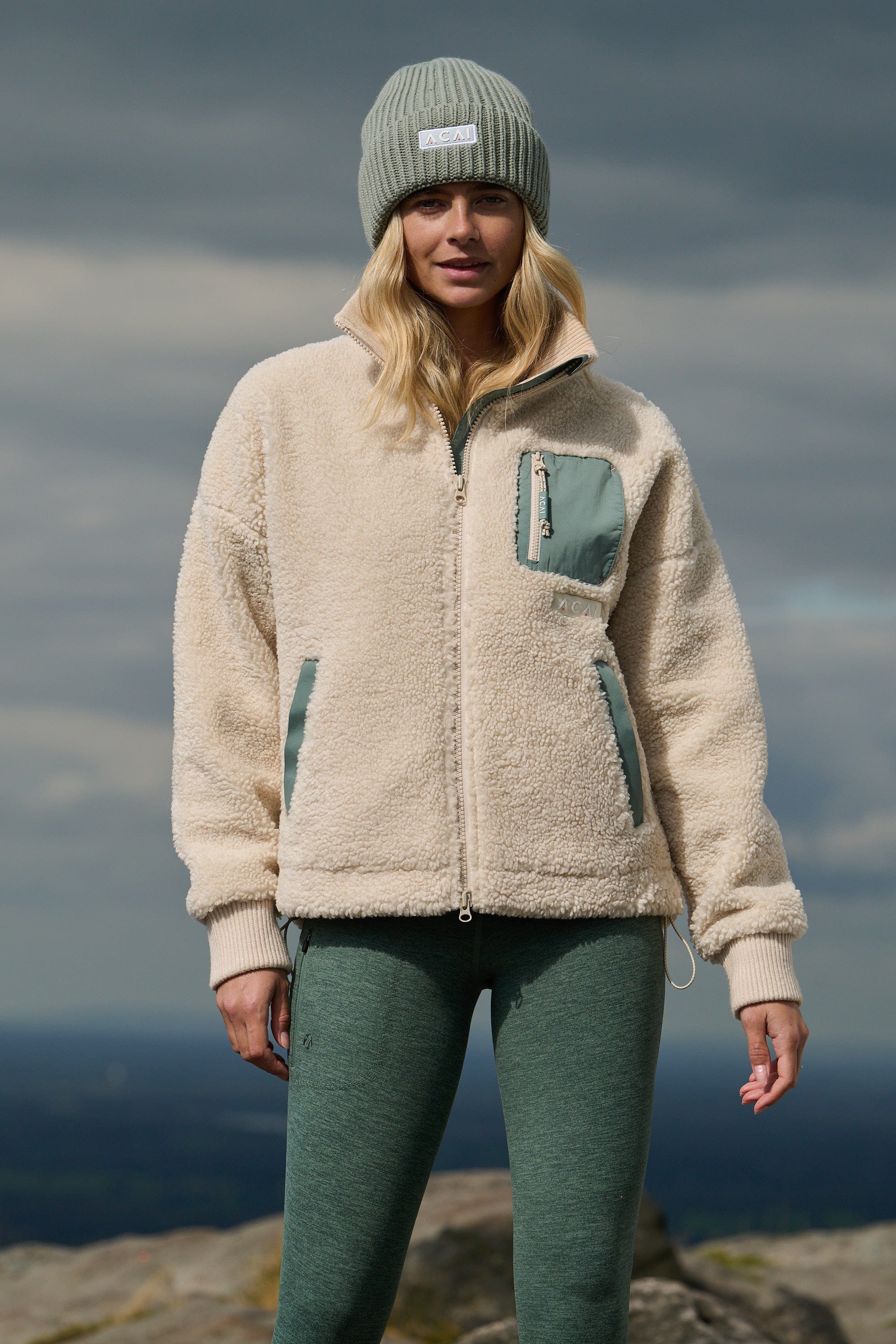 Adventure Fleece - Oatmeal - Image 3