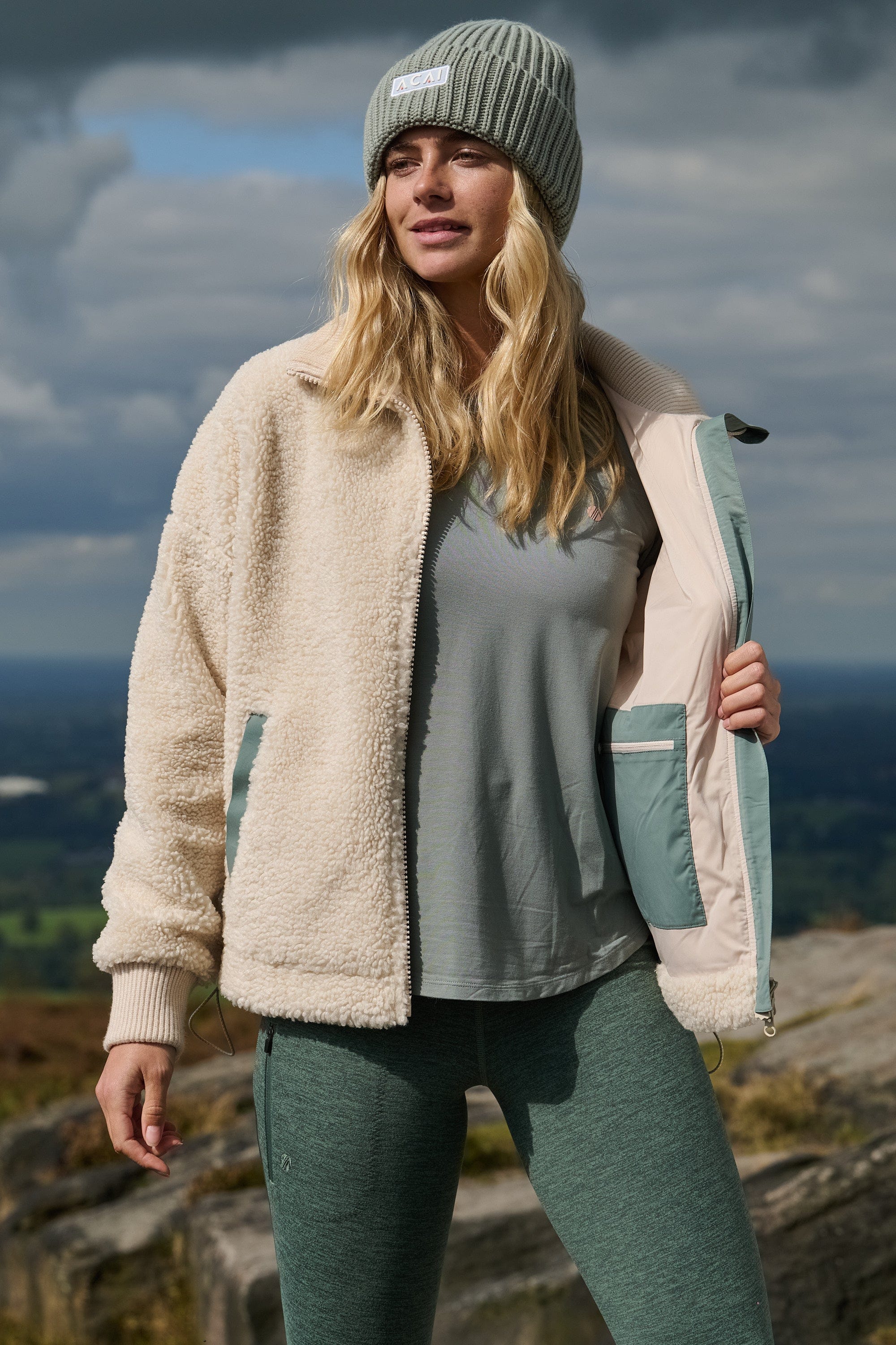 Adventure Fleece - Oatmeal - Image 5